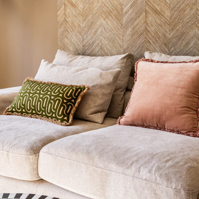 Welche Kissenfarbe passt zu einem beigen Sofa? Hilfreiche Styling-Tipp