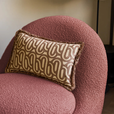 PRE-ORDER Kotabo sierkussen met swirl print en franjes – 30 x 50 cm – Bold Beige