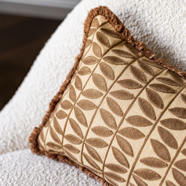 PRE-ORDER Kotabo sierkussen met Butterfly print beige met franjes – 30 x 50 cm – Bold Beige