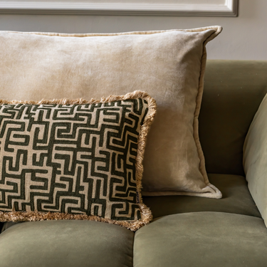 PRE-ORDER Kotabo sierkussen met Griekse print groen met franjes – 30 x 50 cm – Olive Oasis