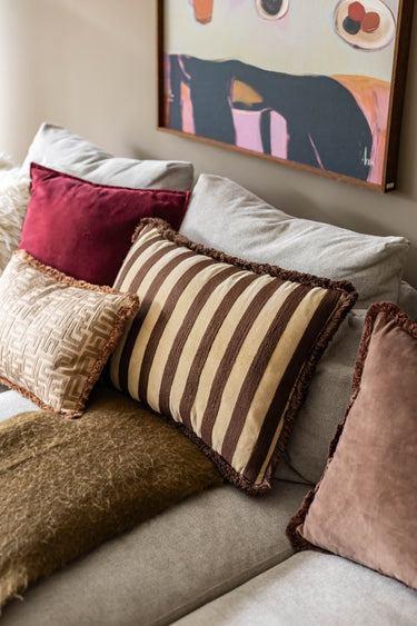 Kotabo sierkussen strepen met franjes – 40 x 60 cm – Chocolate chic