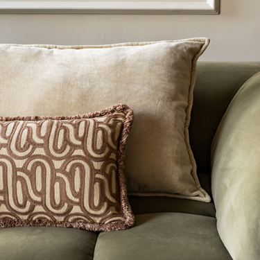 Kotabo sierkussen met swirl print en franjes – 30 x 50 cm – Bold Beige