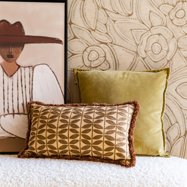 Kotabo sierkussen met Butterfly print beige met franjes – 30 x 50 cm – Bold Beige