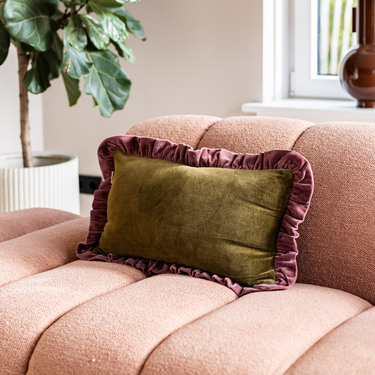 Kotabo Dekokissen, einfarbig grün mit lila Wellenrand – 30 x 50 cm – Olive Oasis X Plum Powder